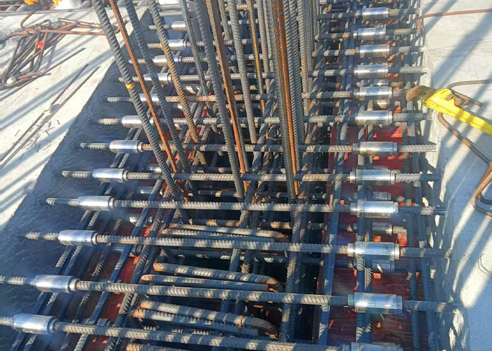 五隆興雙螺套鋼筋連接技術(shù)在大體積混凝土預(yù)制板拼接中的應(yīng)用插圖4